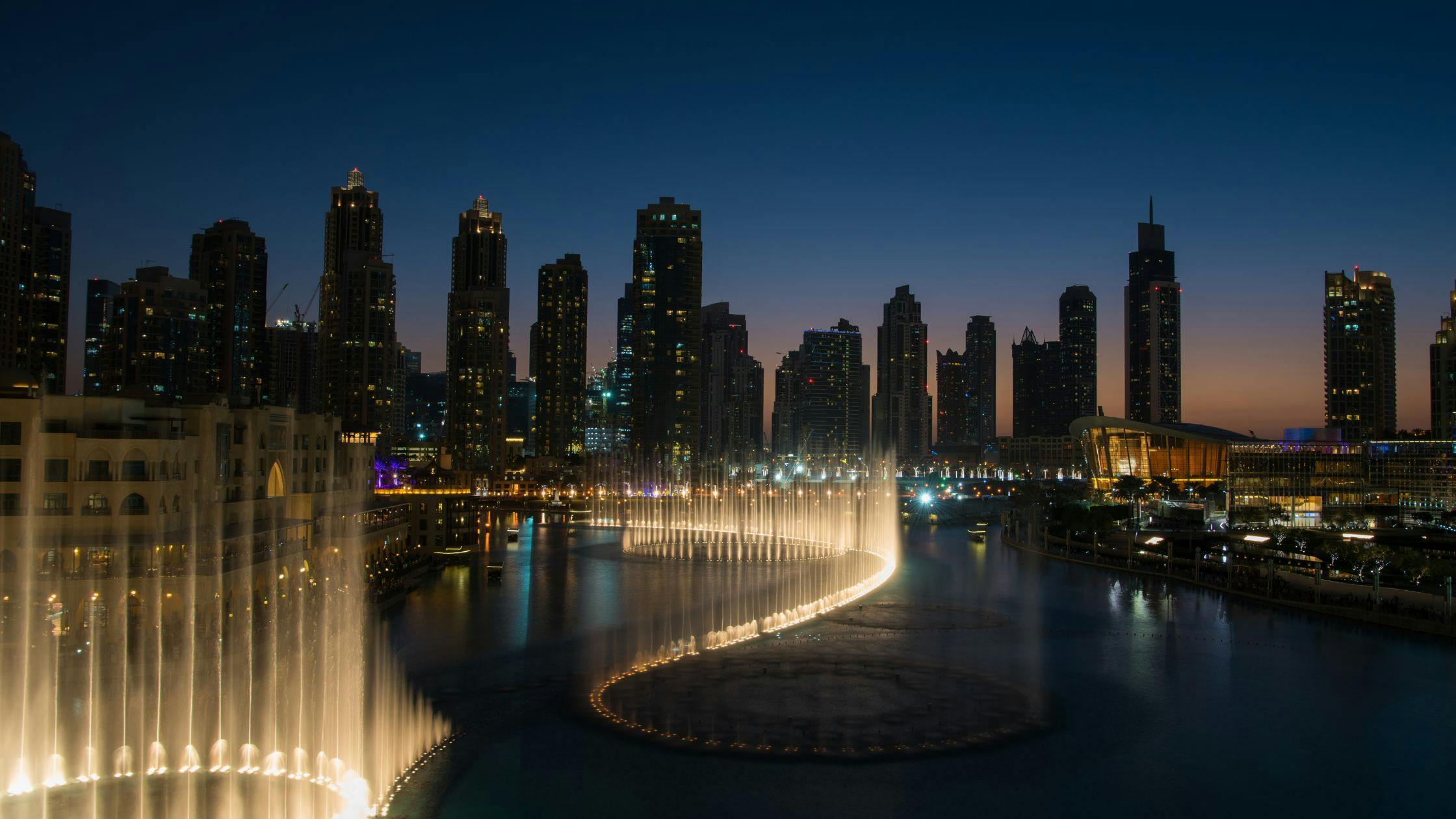 Dubai Fountain Show – A Magical Water Performance